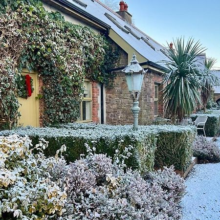 Courtyard Cottages トラリー エクステリア 写真